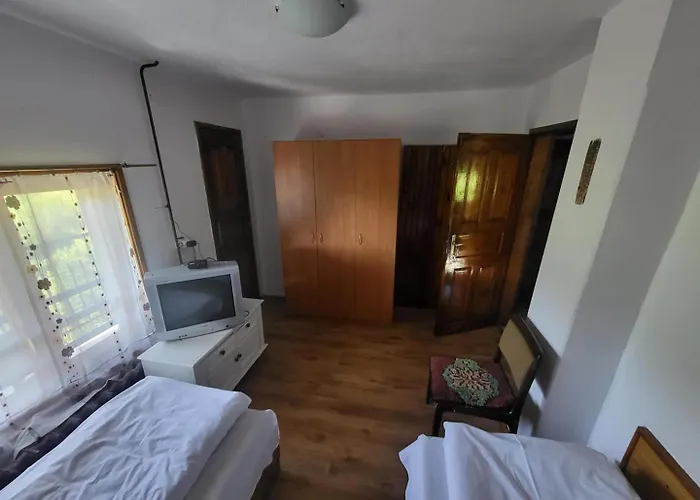 Nyaraló беевски