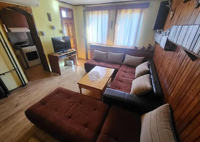 Nyaraló беевски *