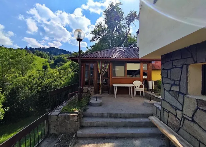 Nyaraló беевски