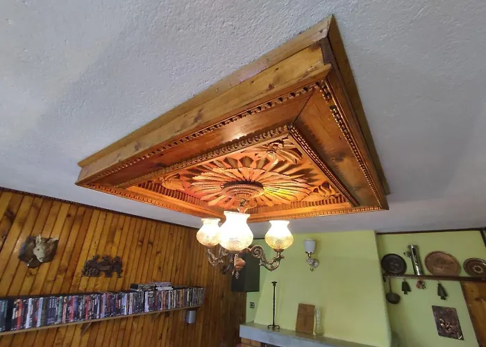 Nyaraló беевски